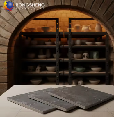 ขนาดที่กําหนดเอง Sic Plates Silicon Carbide Ceramics Refractory Hearth Plates Nitride-Bonded Silicon Carbide ชุดเตาอบ