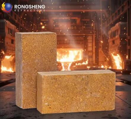 อุณหภูมิสูง อัดไฟมะกนีเซียมอิฐ ทนต่อหยาบดีมาก อิฐมะกนีเซียซินเตอร์สําหรับผนังเตาเหล็ก