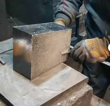 ประเทศจีน ราคาโรงงาน แม็กเนซิต คาร์บอน brick คุณภาพสูง โฟนหล่อเหล็ก