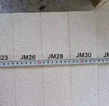 Rongsheng Jm23 Jm26 Jm28 Jm30 อิฐทนความร้อนน้ำหนักเบา Mullite ฉนวนอิฐทนไฟสำหรับเตาและหม้อไอน้ำ