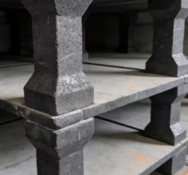 ขนาดที่กําหนดเอง Sic Plates Silicon Carbide Ceramics Refractory Hearth Plates Nitride-Bonded Silicon Carbide ชุดเตาอบ