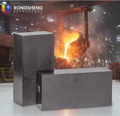 อิฐทนไฟอลูมินาแมกนีเซียมคาร์บอน Rongsheng อุณหภูมิสูงสำหรับบุผนังเตาหลอมเหนี่ยวนำและเตาอาร์ค